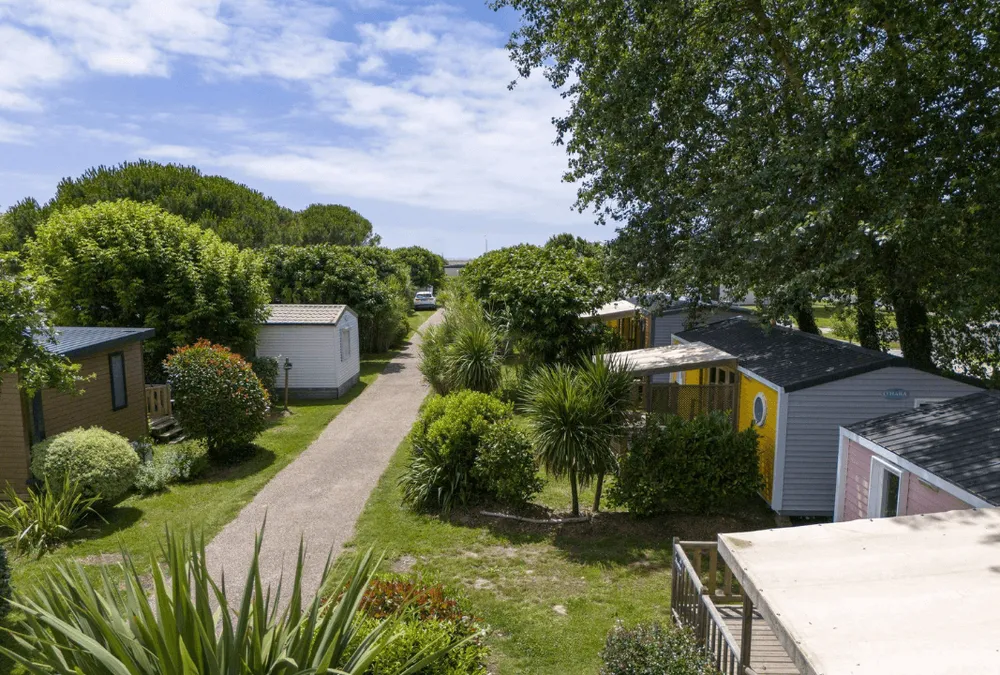 hébergements camping tahiti village à Saint Palais sur mer