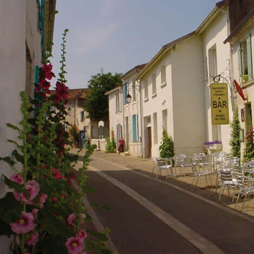 rue pittoresque en Charente Maritime 