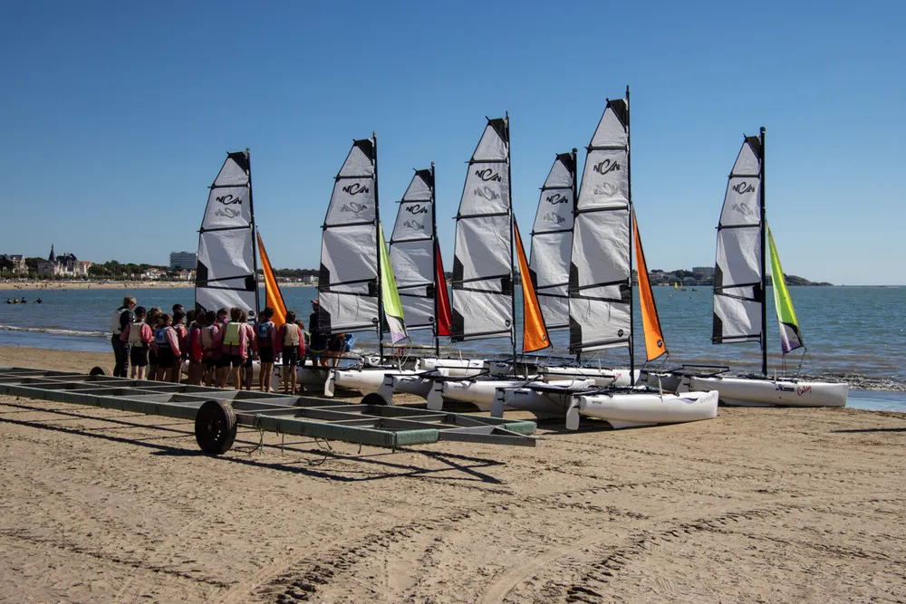 Catamaran courses for groups near Royan